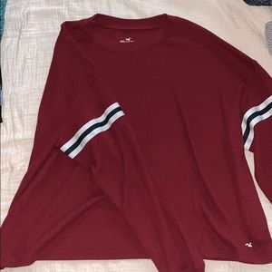 maroon hollister oversized crop shirt